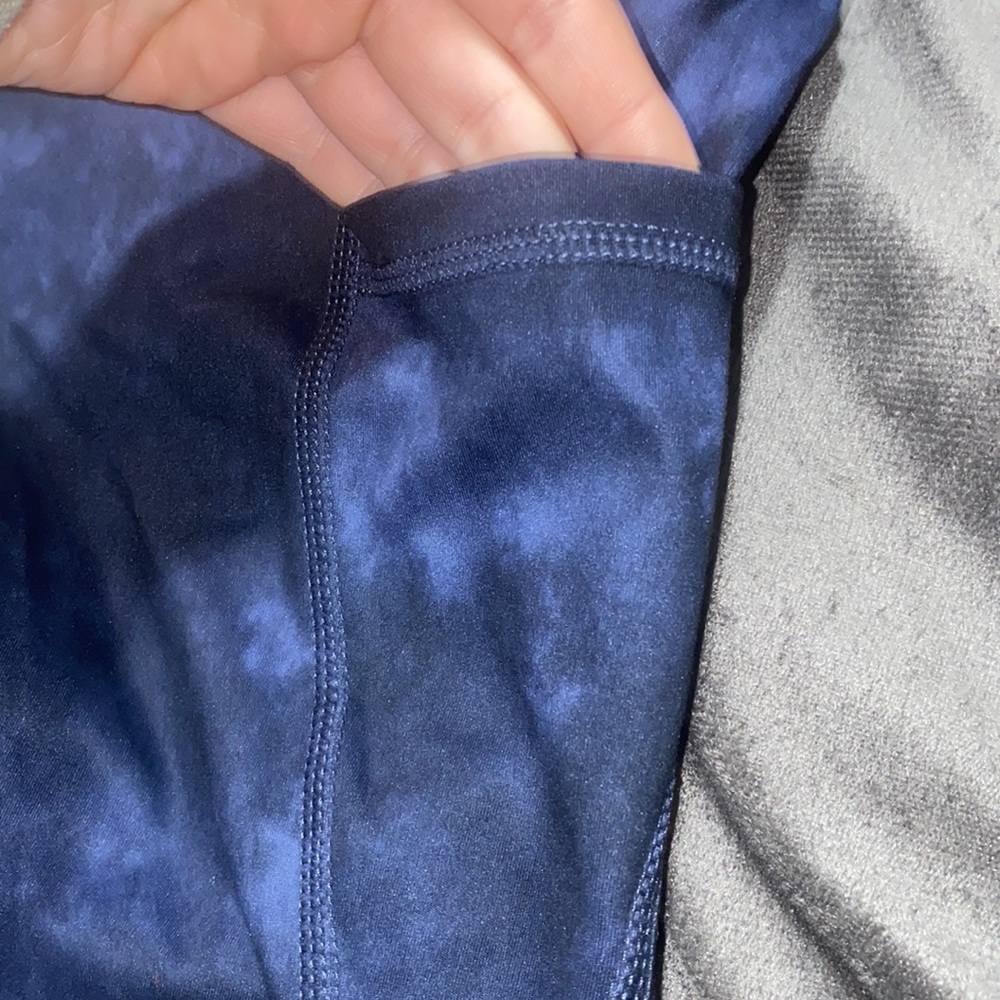 🎲Adorable blue 7/8 leggings! - Picture 4 of 11
